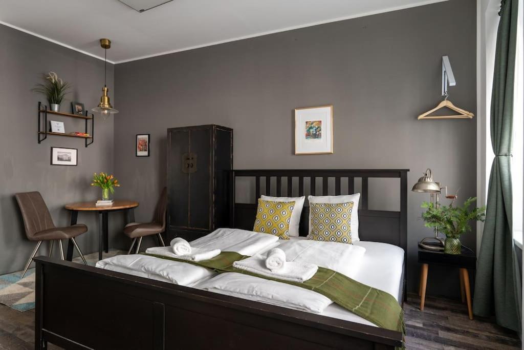 Sleek Studio By City Center By Hm Вена Экстерьер фото