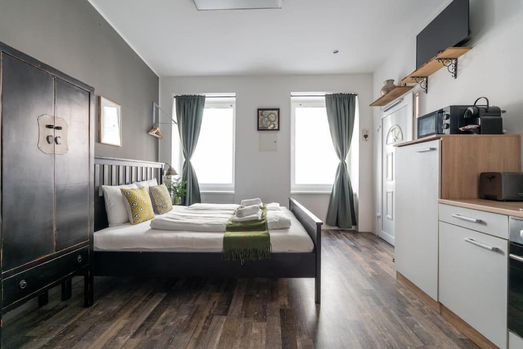 Sleek Studio By City Center By Hm Вена Экстерьер фото